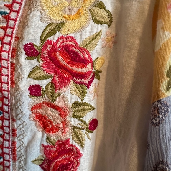 John Mark Women’s Multicolor Tunic Top. Size CL Floral Embroidery Boho - Picture 3 of 4